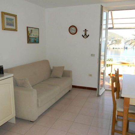 Agenzia Aprea, La Casa Di Feruri Apartman Ponza Kültér fotó